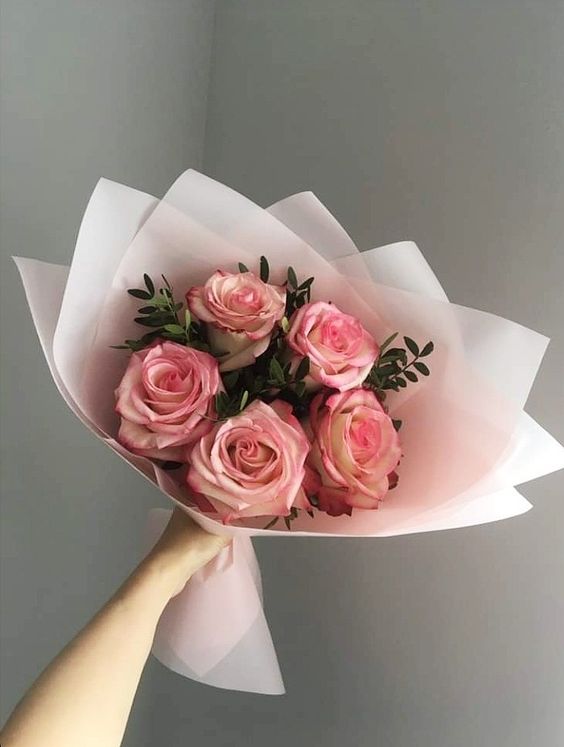 Pink Roses Oasis Gift Oasis - Experience Handpicked Luxury gifts and Floral stories in Dubai